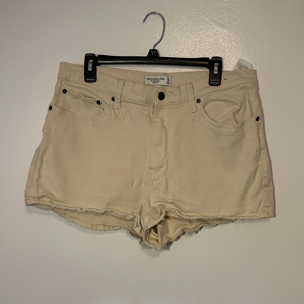 Abercrombie and Fitch The Mom Shorts in cream